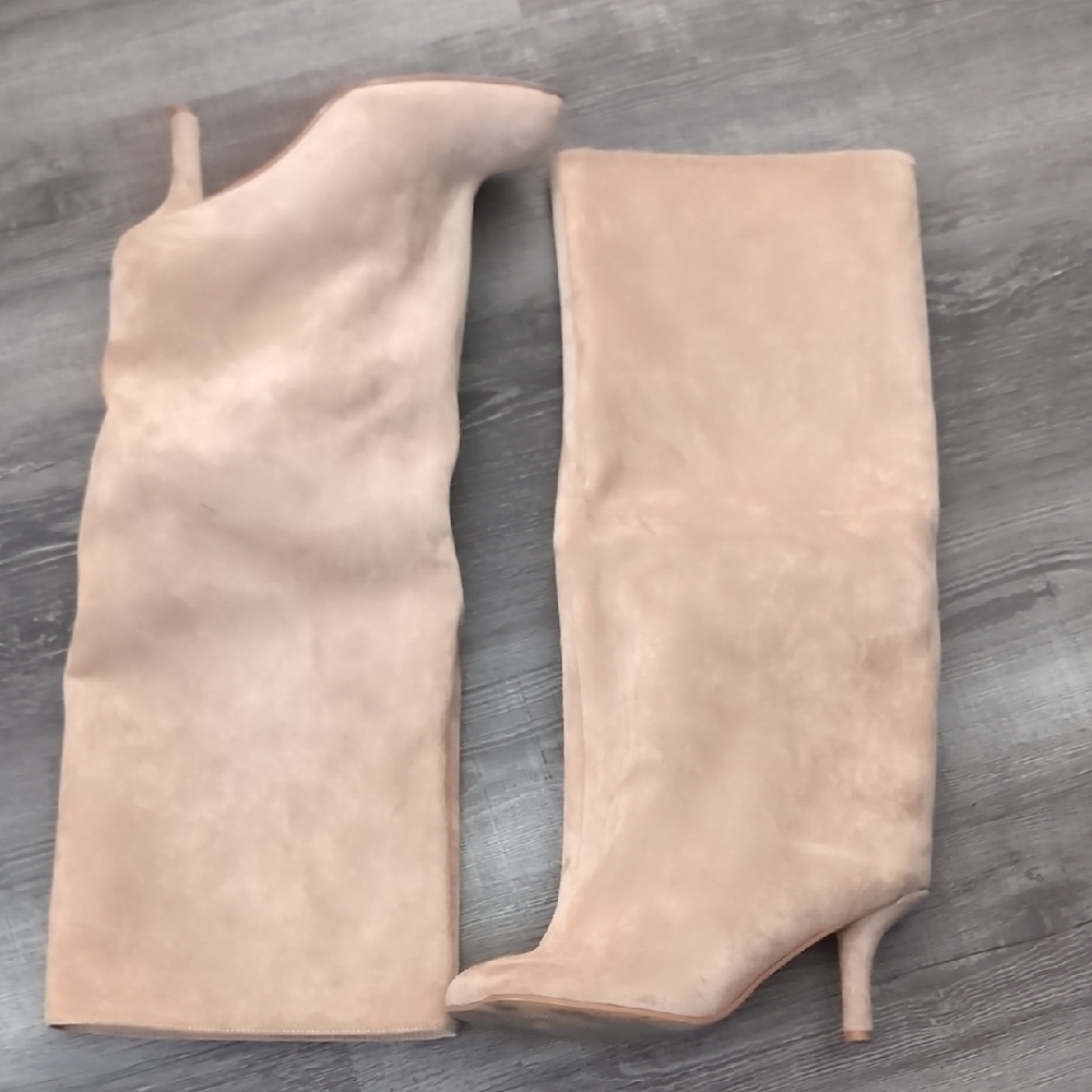Elegant Tan Women's Boots